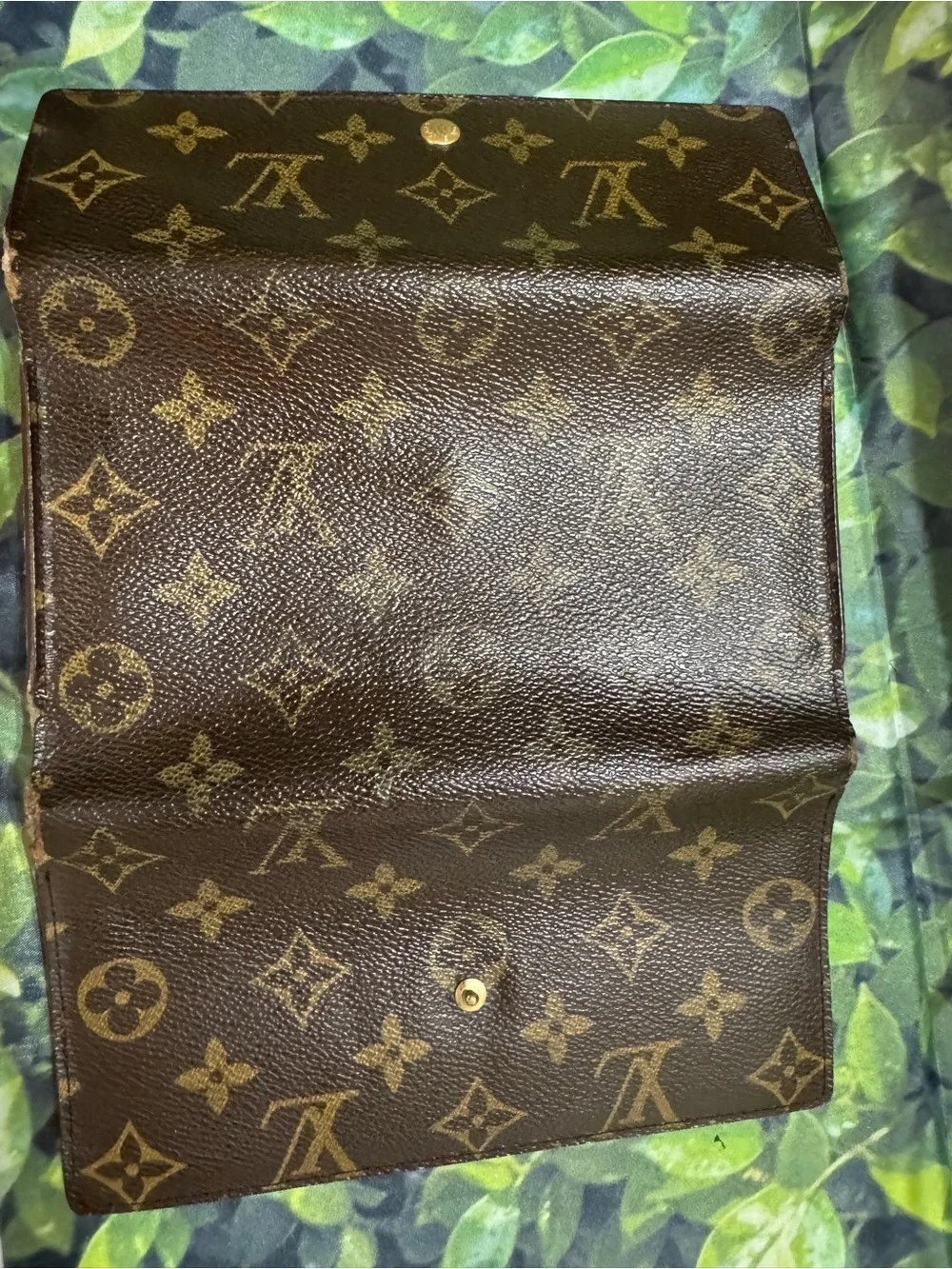 Louis Vuitton Monogram Sarah Wallet